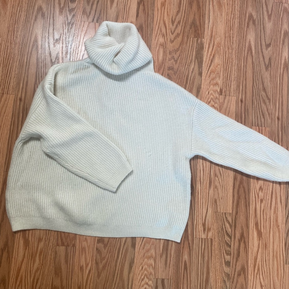Small H&M Sweater